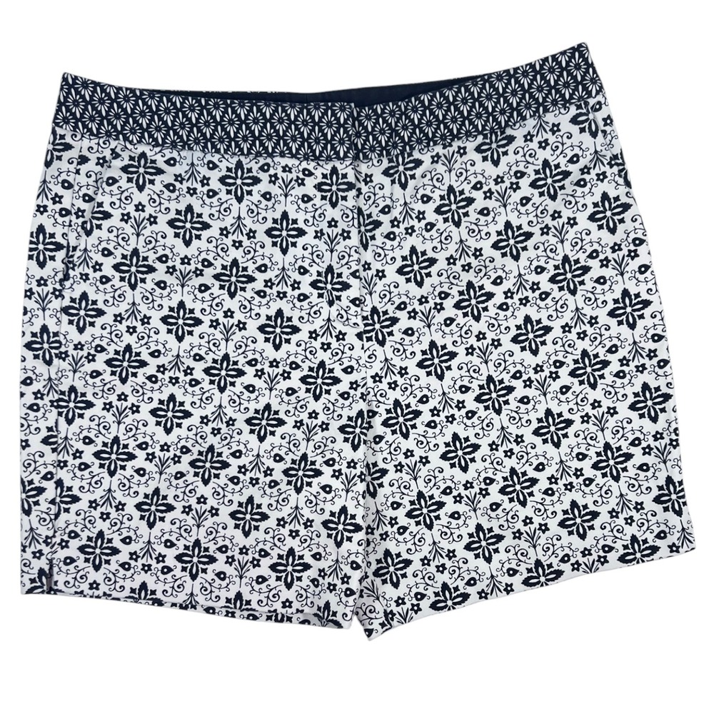 Boden Richmond Shorts Womens 8 Ivory Navy Blue Floral Medallion‎ Print Tailored